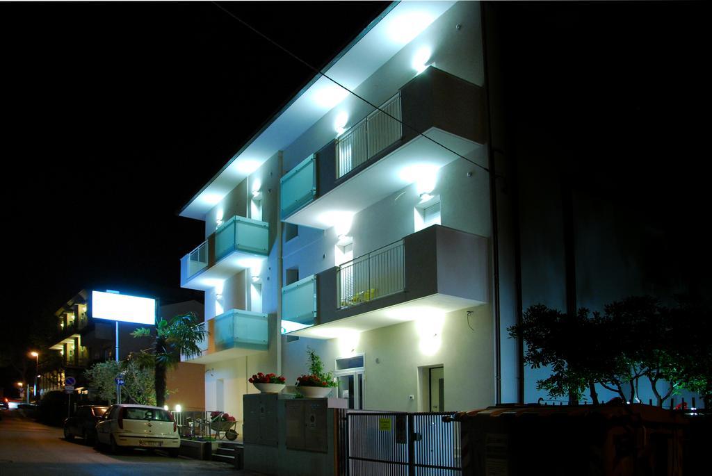 Casa Vacanze Aurora Centro Rimini Exterior photo